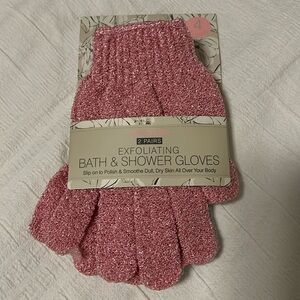 Exfoliating bath and shower gloves